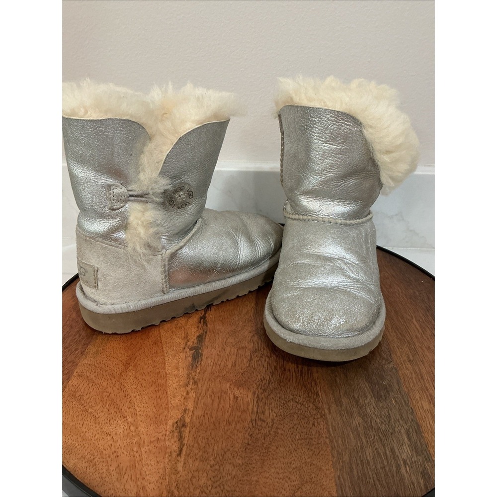 UGG Boots Kids Size 11 Bailey Button Silver Metallic Leather Shearling 3375T